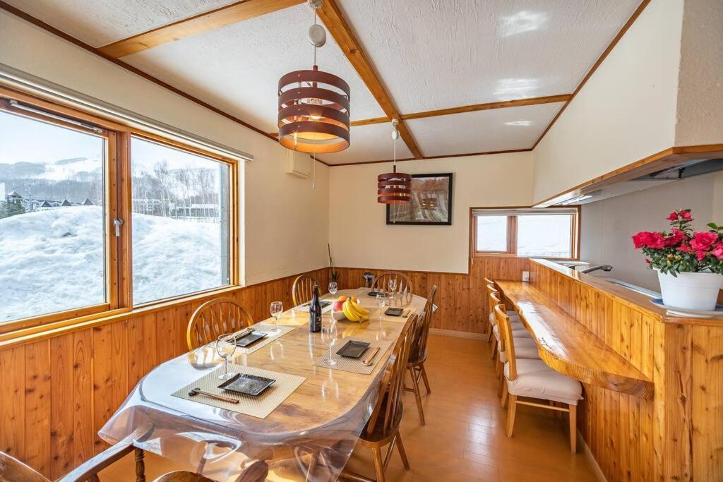 Matsu House With Air Conditioner - 5 Min To Rusutsu Ski Resort Buitenkant foto